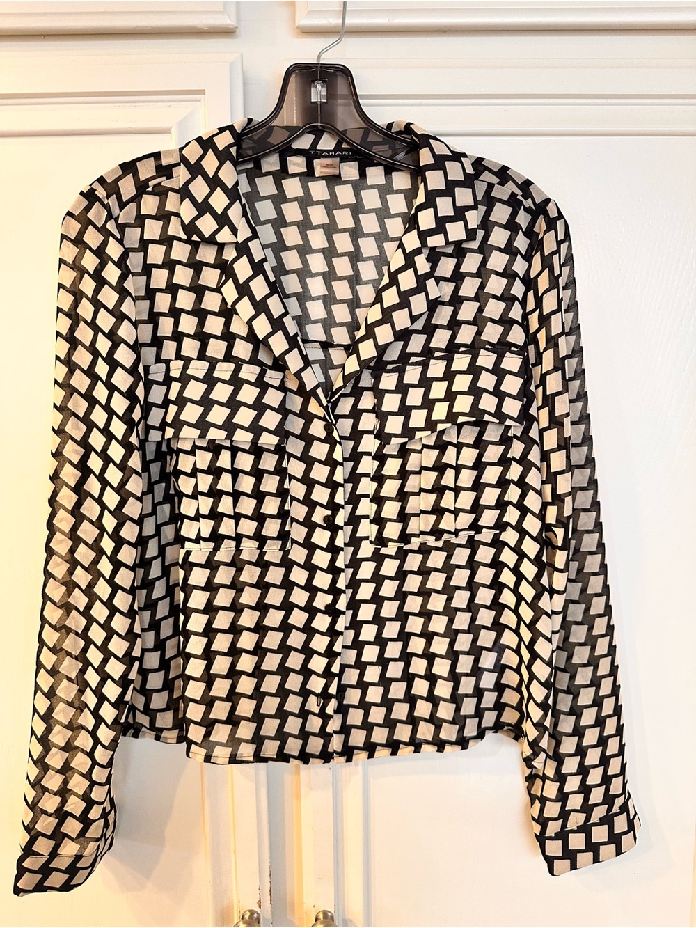 Tahari Black and White Geometric Button-Front Shirt size S/P